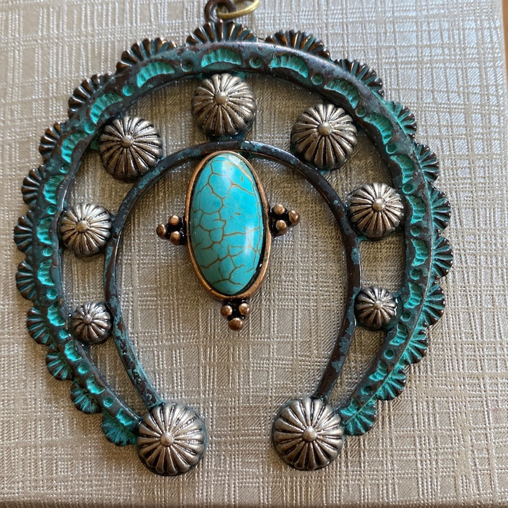 Turquoise horseshoe pendant